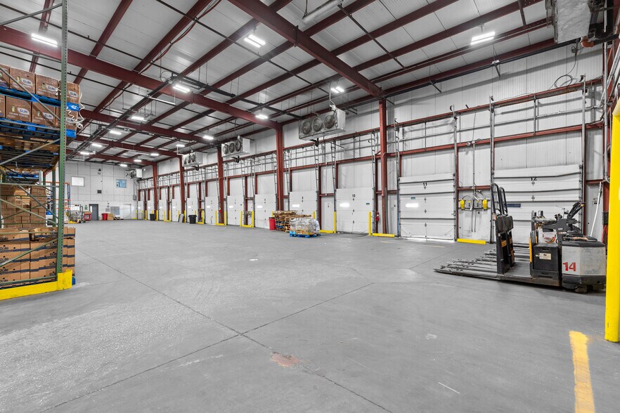 More Photos Of 7856 Ellis Rd, Melbourne Refrigeration Cold Storage For Lease