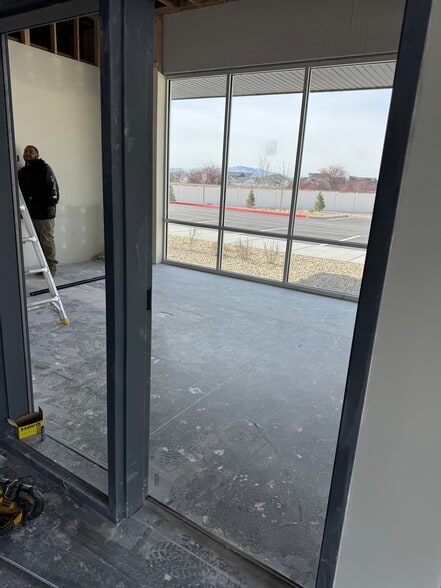 More Photos Of 235 Sugar St, Layton Industrial For Lease