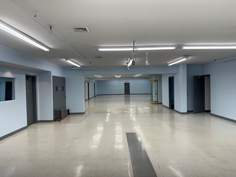 More Photos Of 5714 Central Ave, Portage Office For Sale