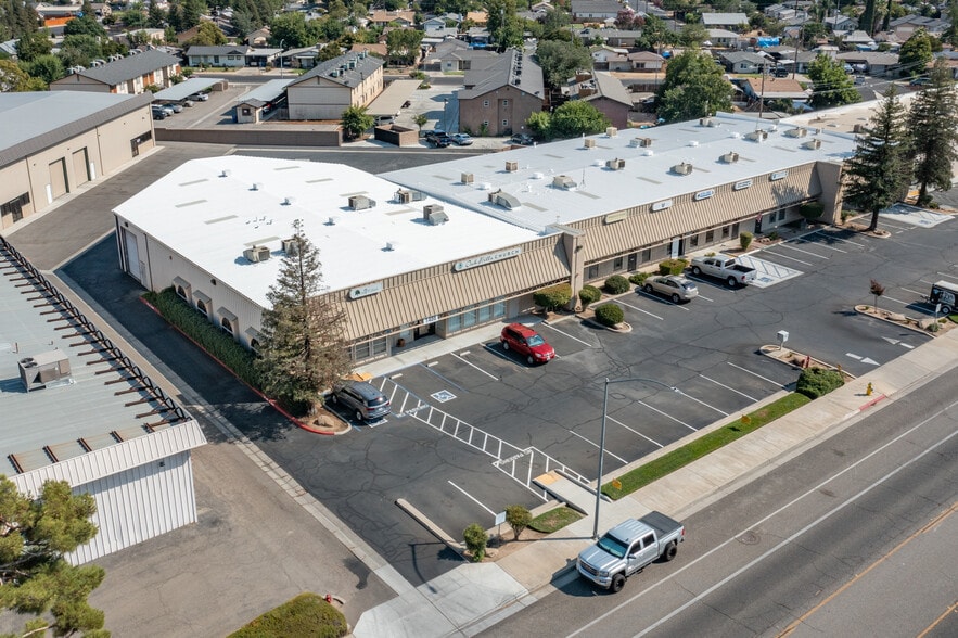 More Photos Of 1486 Tollhouse Rd, Clovis Service For Lease