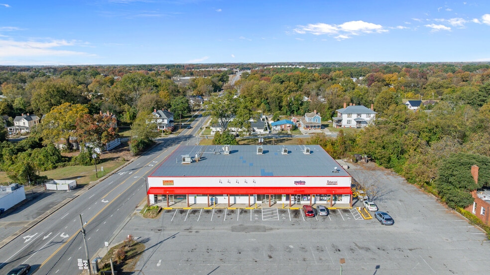 More Photos Of 301-303 N George St, Goldsboro Storefront For Lease