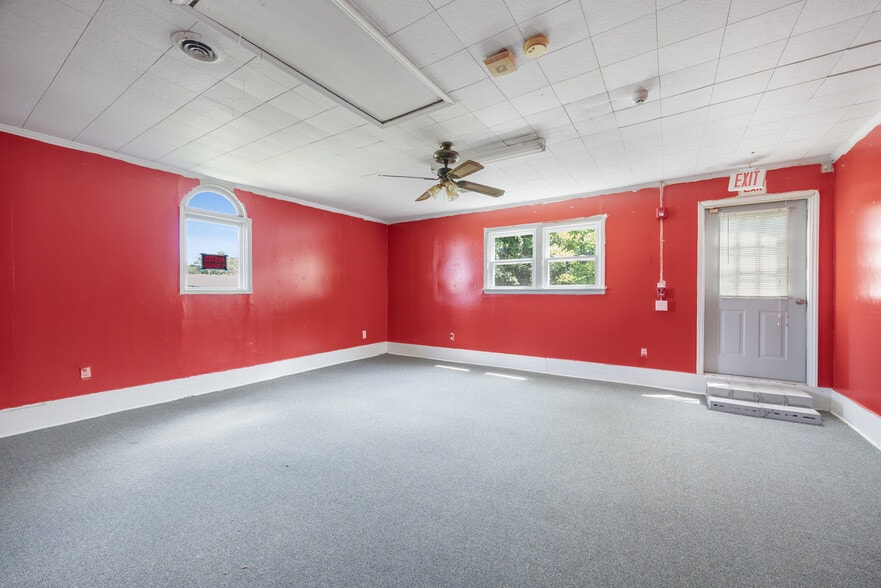 More Photos Of 109 Lisa Dr, Lexington Daycare Center For Sale