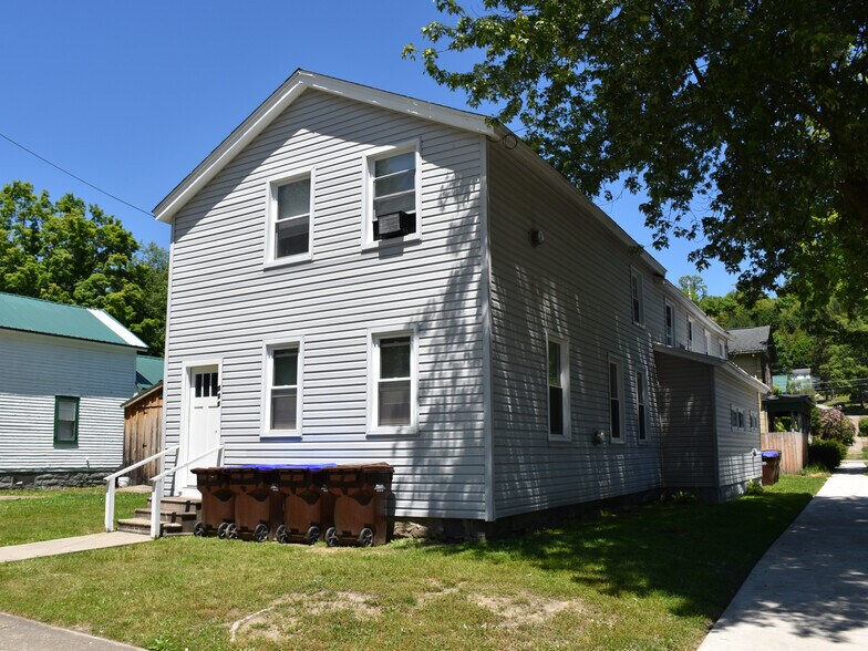 More Photos Of 130 E Spruce St, Titusville Apartments For Sale