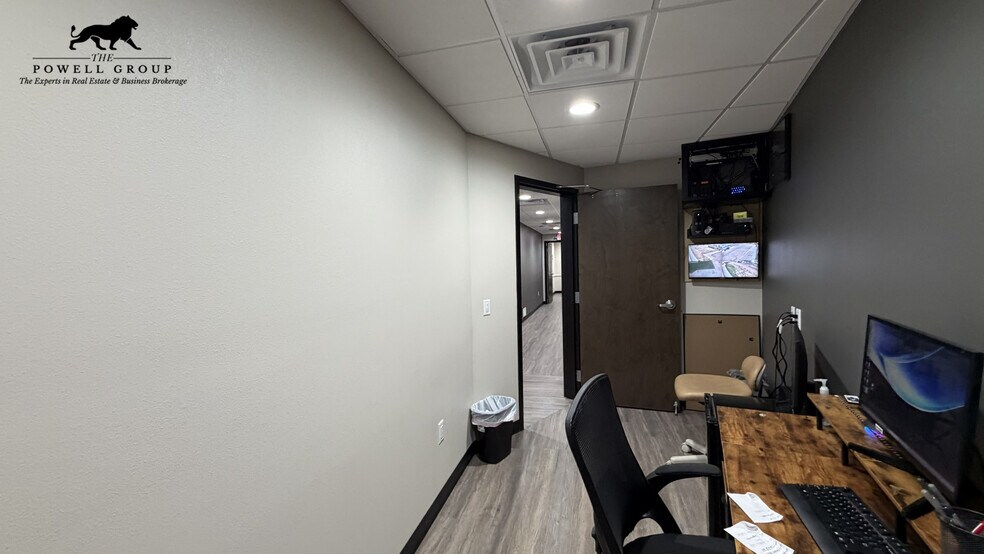 More Photos Of 2615 W 24th St, Plainview Medical For Sale