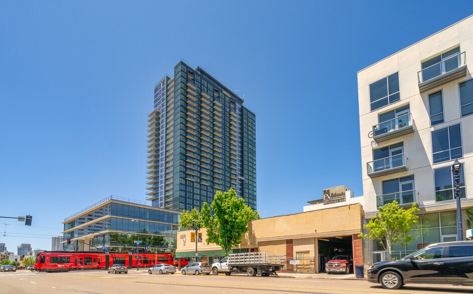 More Photos Of 1202-1206 Market St, San Diego Storefront For Sale