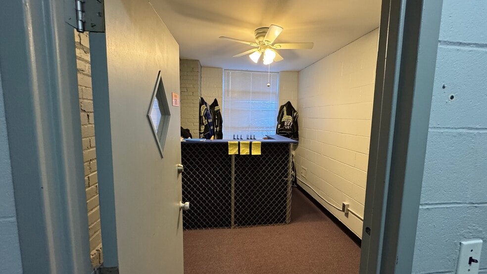 More Photos Of 5445 E 29th St, Kansas City Religious Facility For Sale