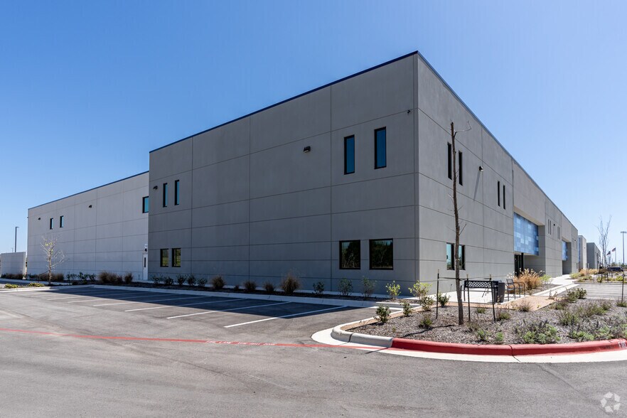 More Photos Of 15508 Impact Way, Pflugerville Warehouse For Lease
