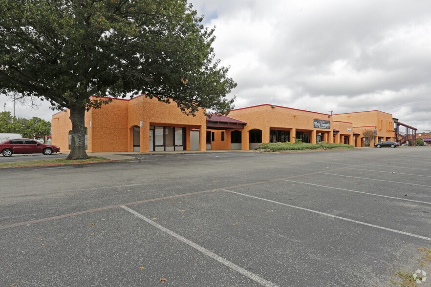 More Photos Of 3906 W Camp Wisdom Rd, Dallas Storefront Retail Office For Sale