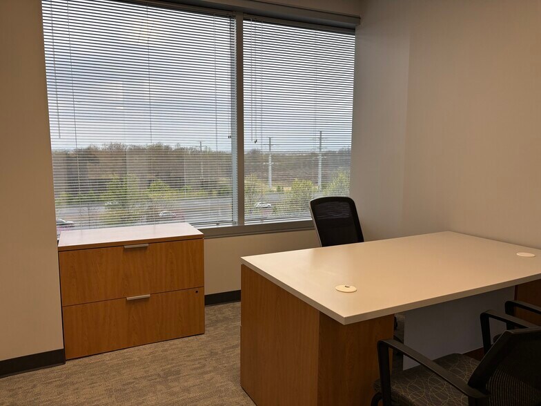 More Photos Of 21000 Atlantic Blvd, Dulles Office For Lease