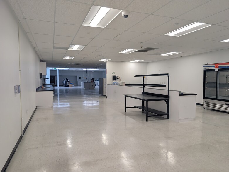 More Photos Of 3401 Winona Ave, Burbank Warehouse For Sale