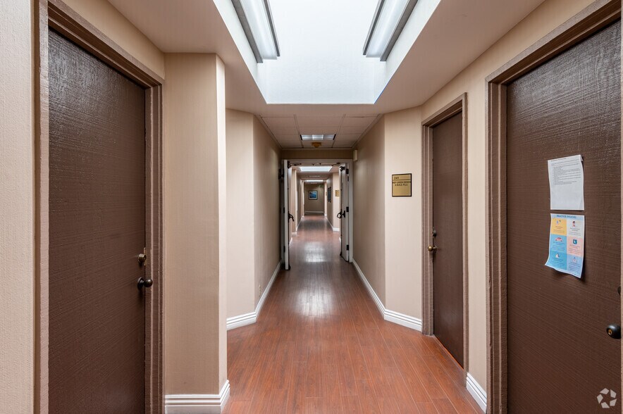 More Photos Of 2050 W Chapman Ave, Orange Medical For Lease