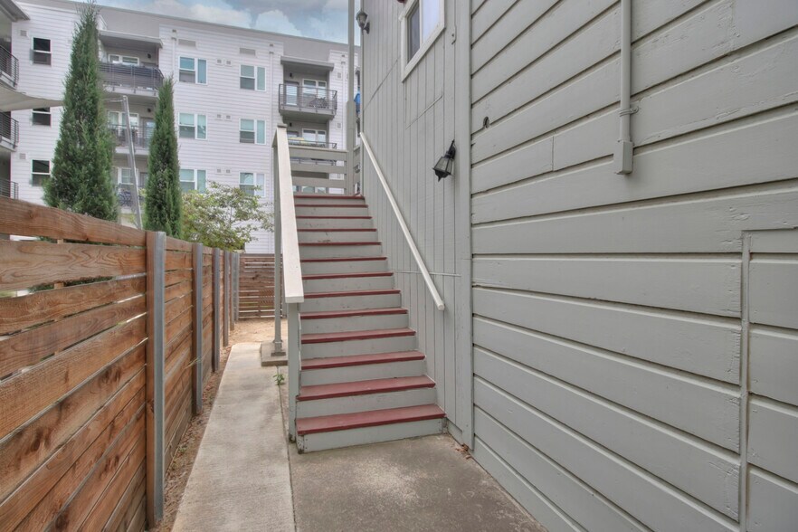 More Photos Of 609-611 16th St, Sacramento Apartments For Sale