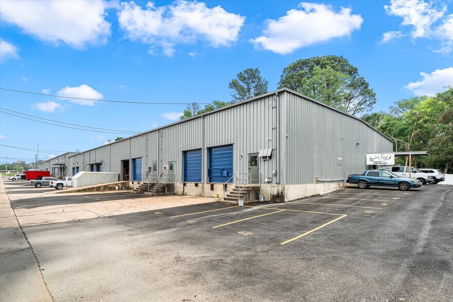 More Photos Of 5905 Financial Plz, Shreveport Warehouse For Lease