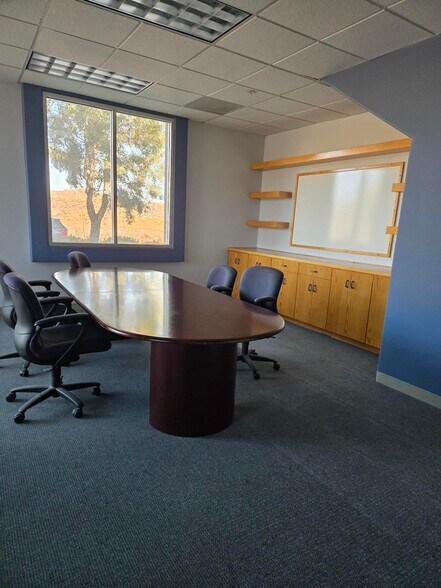 More Photos Of 28008 Harrison Pky, Valencia Warehouse For Lease