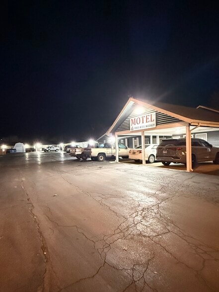 More Photos Of 1102 N Cunningham Ave, Urbana Hospitality For Sale