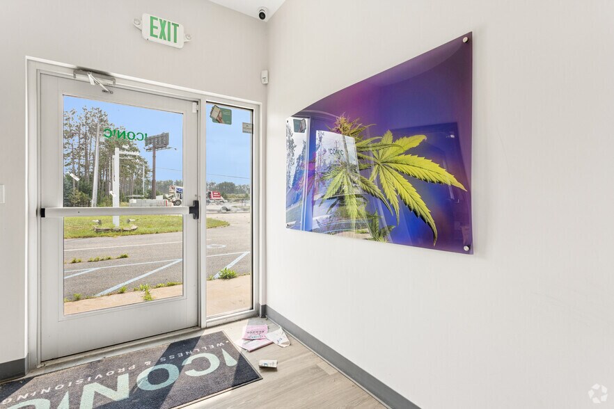 More Photos Of 1848 Dickerson Rd, Gaylord General Retail For Sale