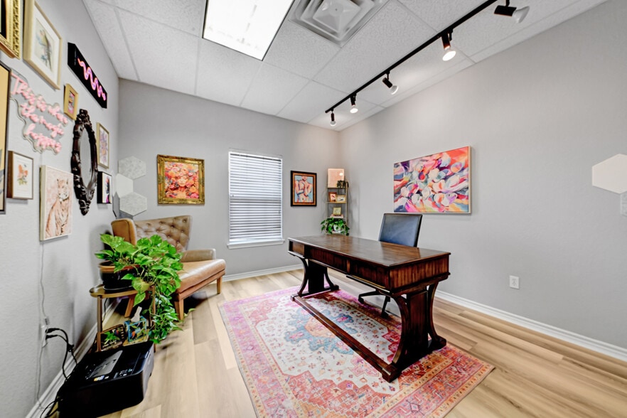 More Photos Of 1492 S Seguin Ave, New Braunfels Medical For Lease