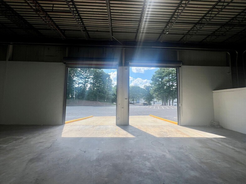 More Photos Of 3645 Oakcliff Rd, Doraville Warehouse For Sale