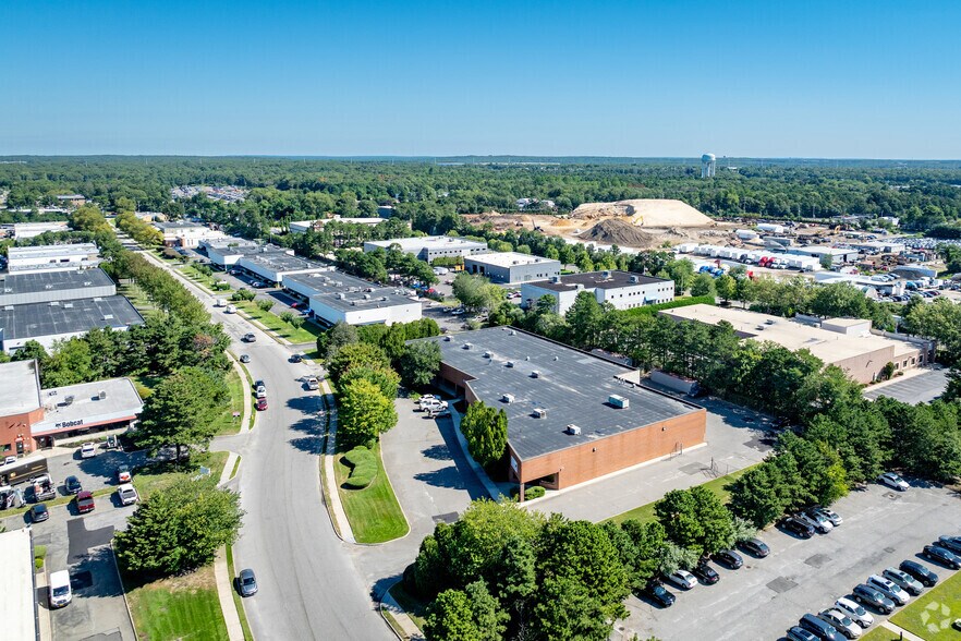 More Photos Of 27 Industrial Blvd, Medford Warehouse For Lease