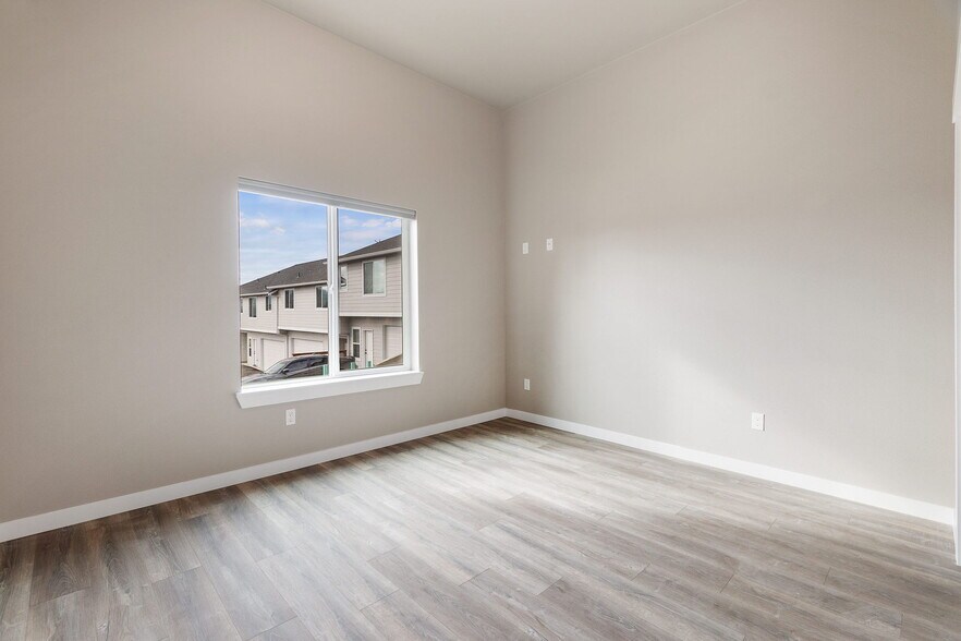 More Photos Of 303 E Broadway Ave, Montesano Apartments For Sale