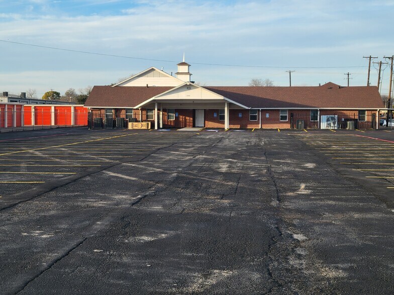 More Photos Of 2915 Broadway Blvd, Garland Religious Facility For Sale