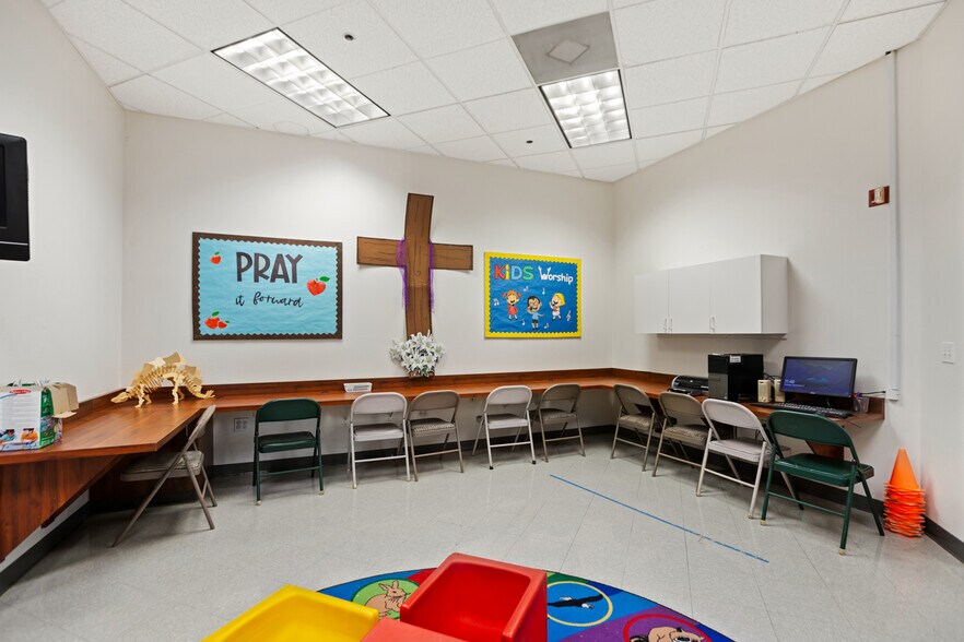 More Photos Of 2090 Chino Hills Pkwy, Chino Hills Schools For Lease