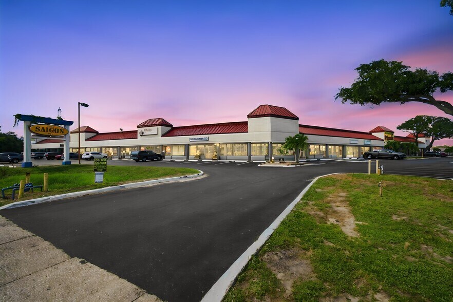 Primary Photo Of 14100 US Highway 19 N, Clearwater Unknown For Lease