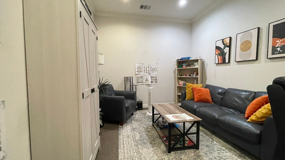 More Photos Of 8668 John Hickman Pky, Frisco Medical For Sale