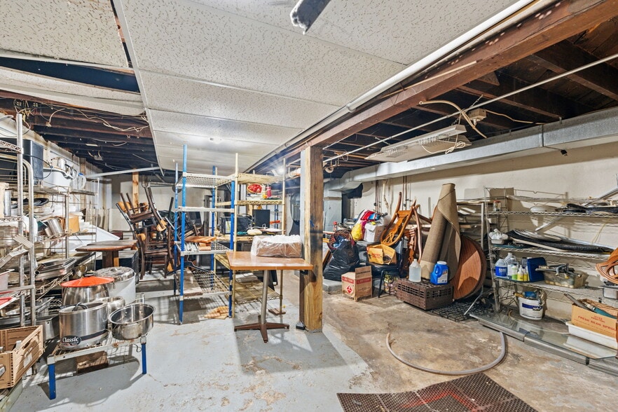 More Photos Of 5554 34th Ave S, Minneapolis Restaurant For Sale