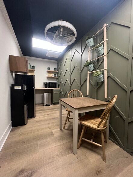 More Photos Of 542464 US Highway 1, Callahan Storefront Retail Office For Lease