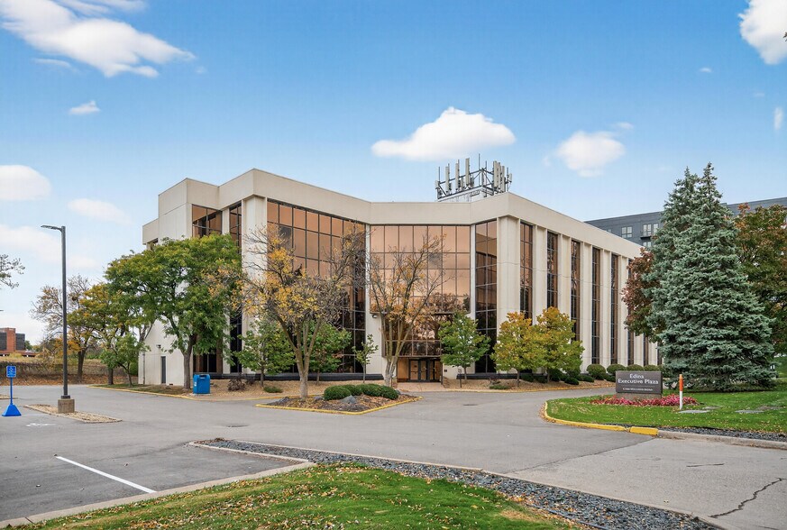 More Photos Of 5200 Willson Rd, Edina Office For Sale