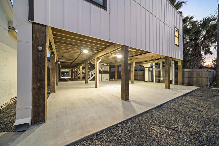 More Photos Of 808 Sealy ave, Galveston Apartments For Sale