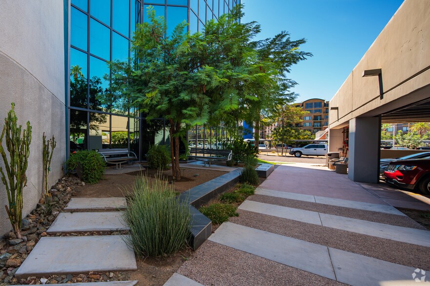 More Photos Of 2400 N Central Ave, Phoenix Office For Lease