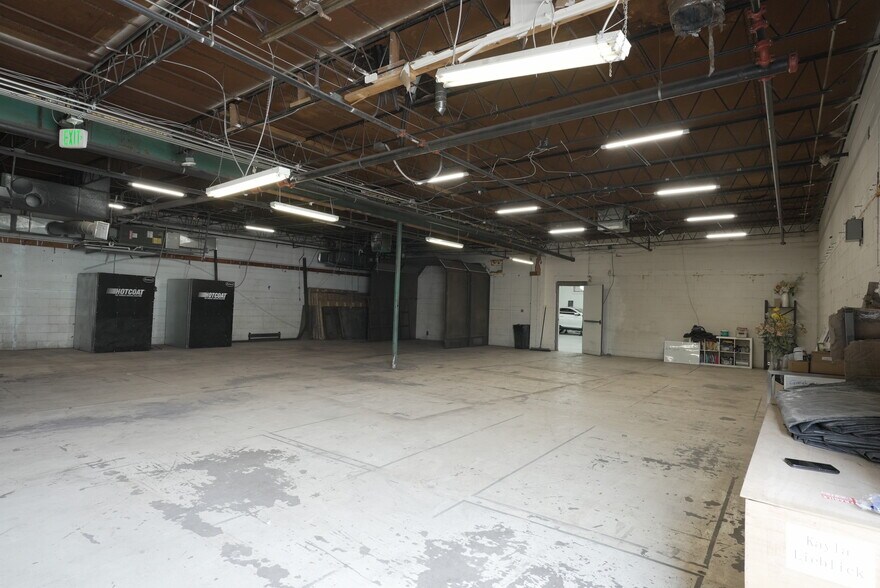 More Photos Of 3301 E 42nd Ave, Denver Warehouse For Sale