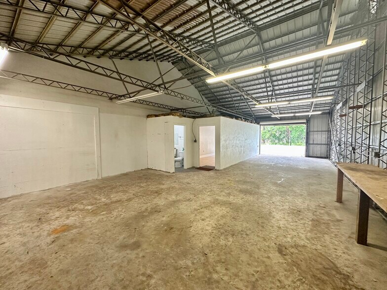 More Photos Of 101 Hibiscus Ave, Bunnell Warehouse For Lease