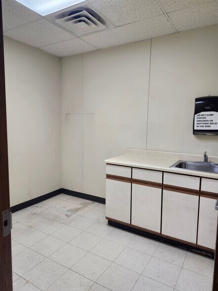 More Photos Of 826 Franklin Rd, Mercer Medical For Lease