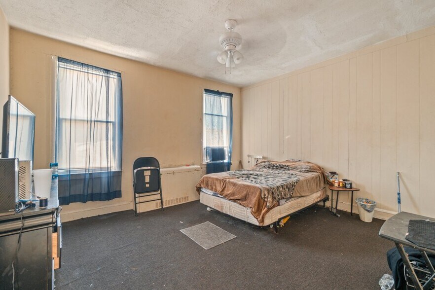 More Photos Of 2530 N Calvert St, Baltimore Office Residential For Sale