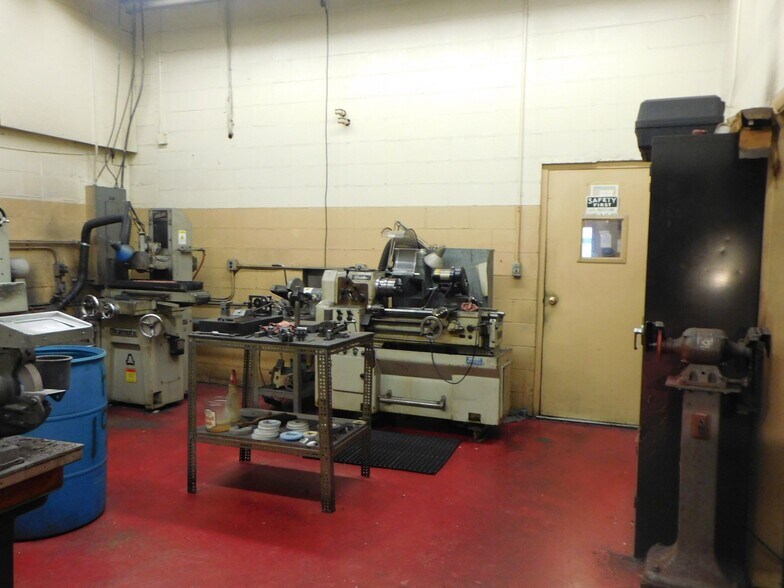 More Photos Of 687 Wooster St, Naugatuck Industrial For Sale