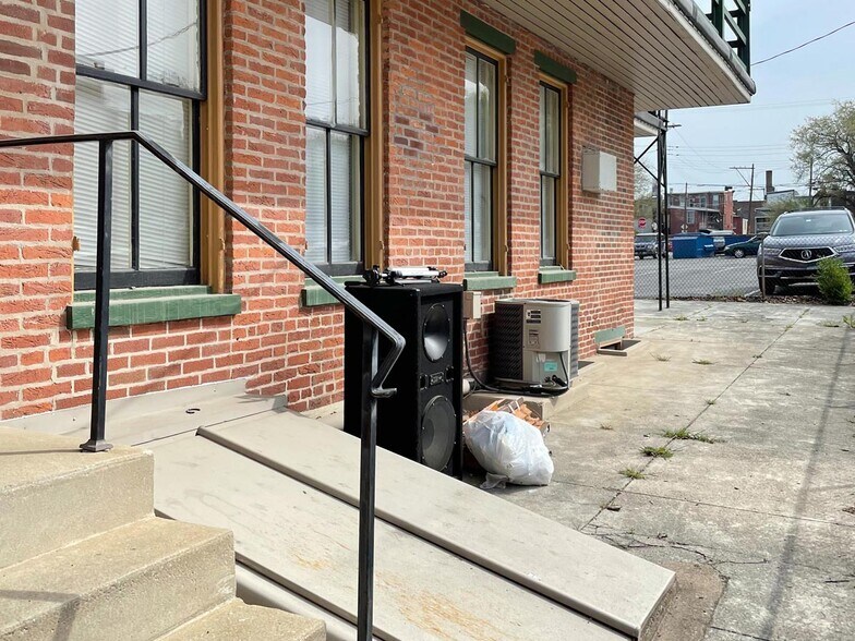 More Photos Of 135 S Duke St, York Office Residential For Lease