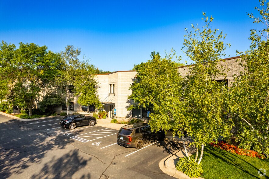 More Photos Of 5852-5870 Baker Rd, Minnetonka Unknown For Lease