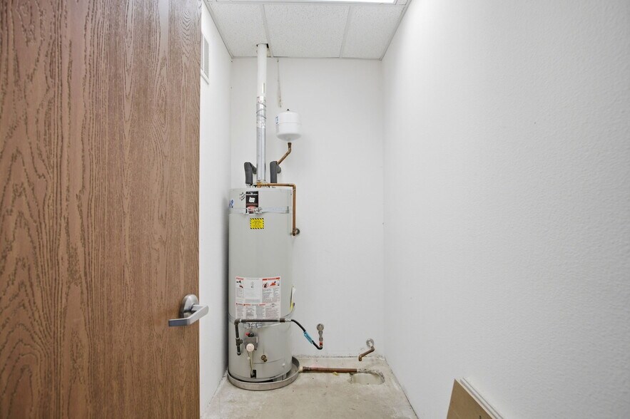 More Photos Of 5256 Pirrone Ct, Salida Warehouse For Lease