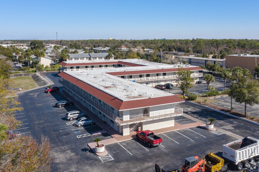 More Photos Of 7455 W Irlo Bronson Memorial Hwy, Kissimmee Hotel For Sale