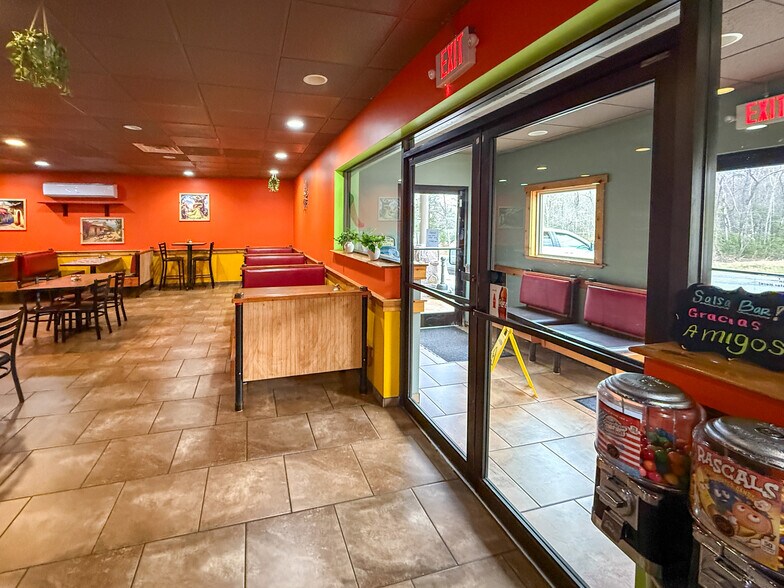 More Photos Of 40 Sallys Ridge Rd, Henry Restaurant For Sale