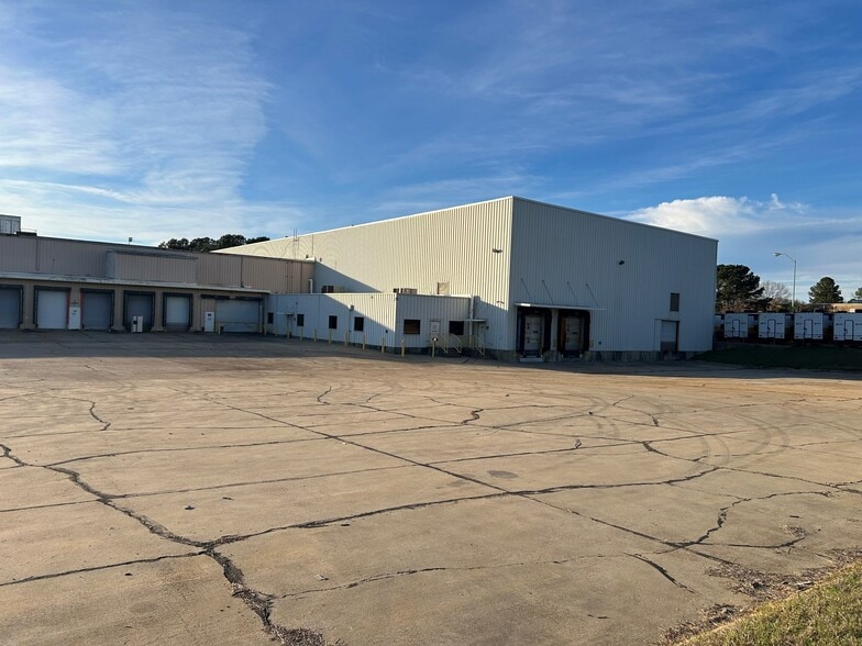 Primary Photo Of 1325 Boling St, Jackson Distribution For Lease