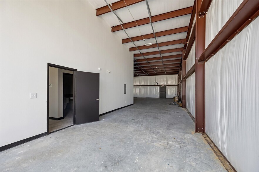 More Photos Of 19103 Hufsmith Kohrville Rd, Tomball Unknown For Lease