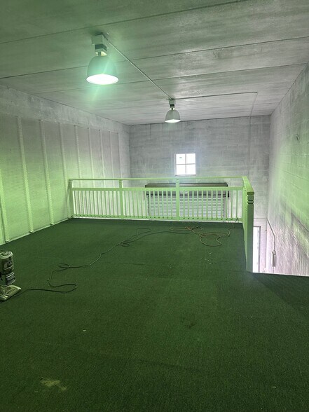 More Photos Of 964 Service St, West Palm Beach Warehouse For Lease