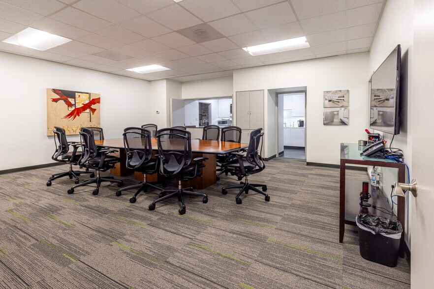 More Photos Of 8020 Westglen Dr, Houston Office For Lease