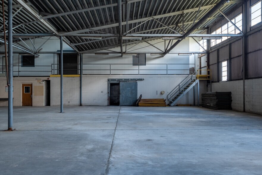 More Photos Of 5000 SE HWY 31 #W, Arcadia Industrial For Sale