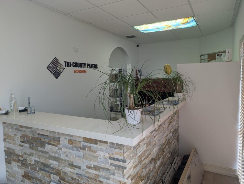 More Photos Of 3300 S Congress Ave, Boynton Beach Showroom For Lease