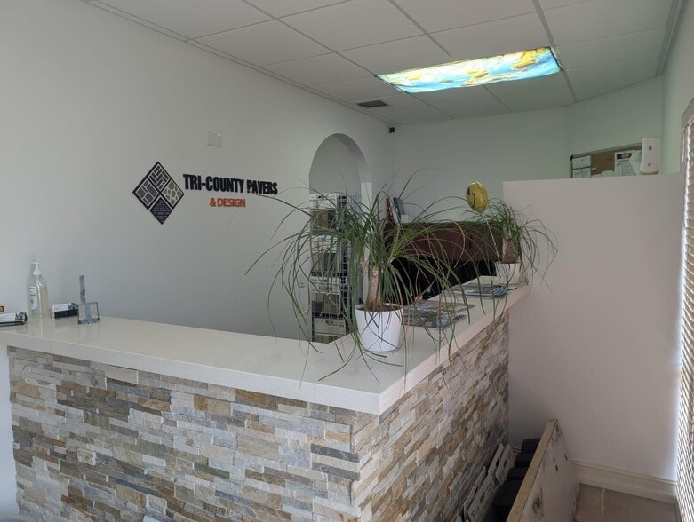 More Photos Of 3300 S Congress Ave, Boynton Beach Showroom For Lease